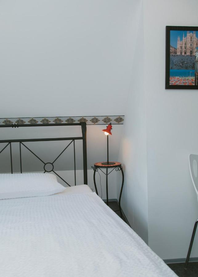 אלמשורן Gaestehaus Vigliarolo Gewerblich Jedes Zimmer Eigenes Bad Gemeinschaftskueche מראה חיצוני תמונה