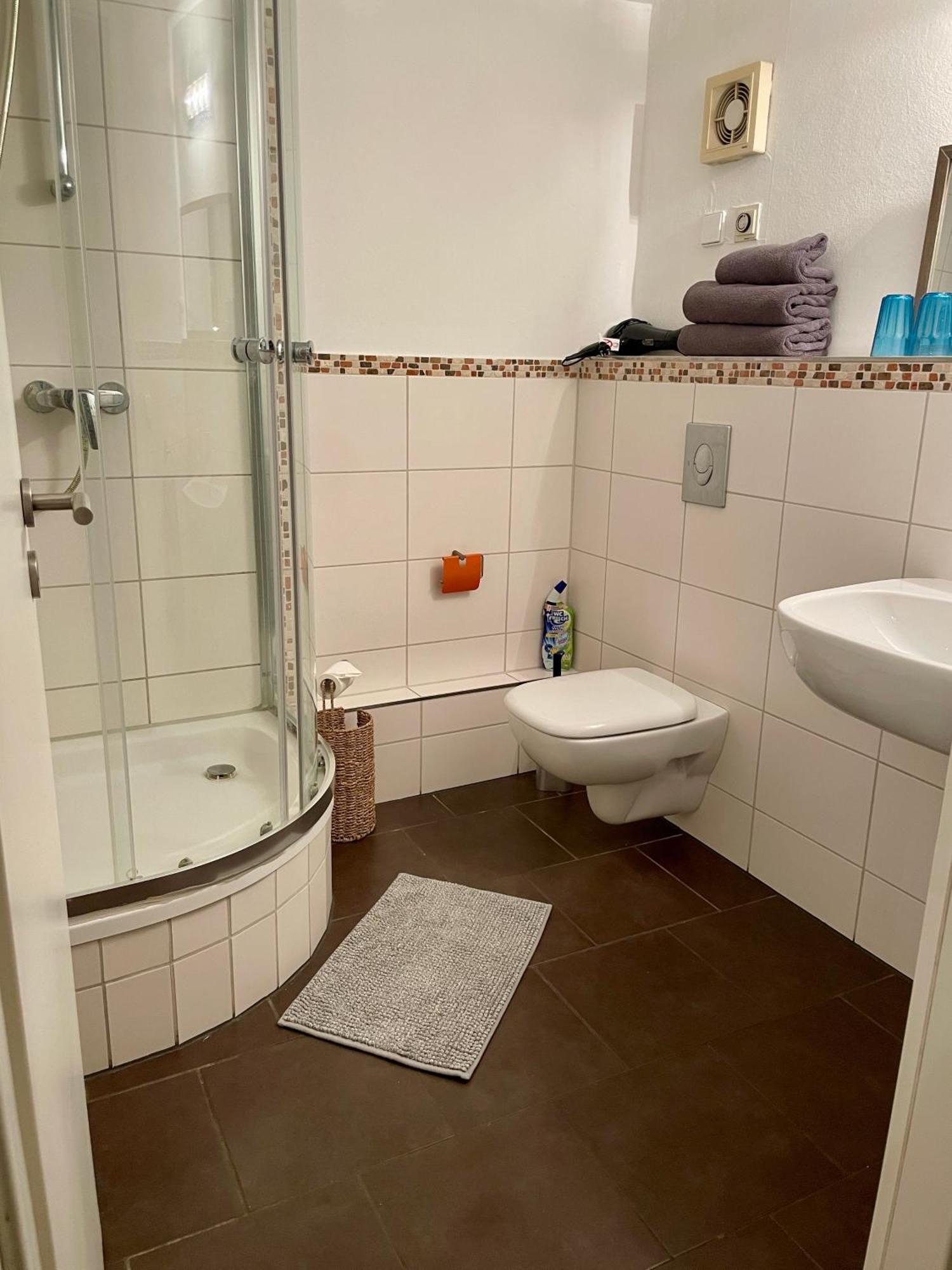 אלמשורן Gaestehaus Vigliarolo Gewerblich Jedes Zimmer Eigenes Bad Gemeinschaftskueche מראה חיצוני תמונה